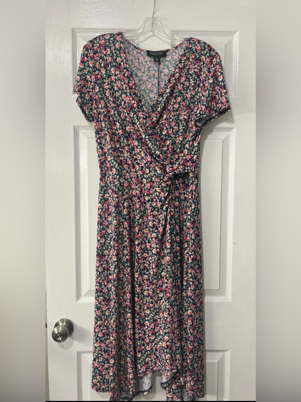 Perceptions Floral dress Women’s Size medium.